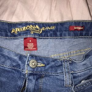 Distressed Boyfriend Jeans!!